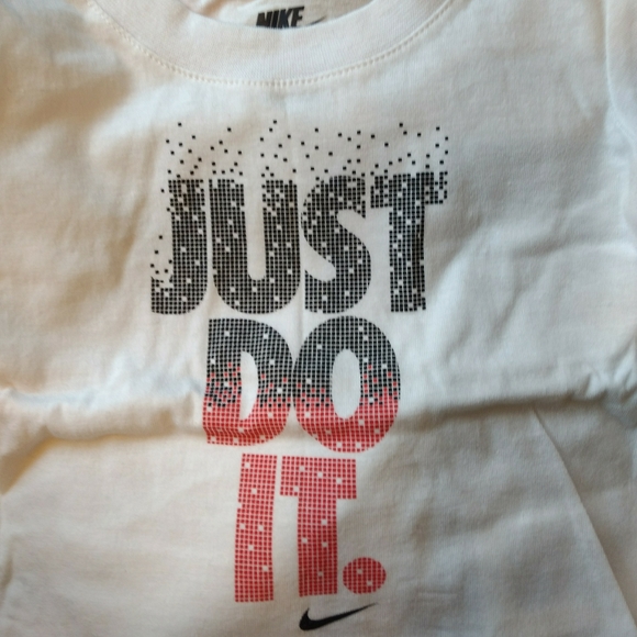 NWT NIKE 18M Toddler Short sleeve T-shirt & Shorts Set, Toddler 2 Piece Outfit - Picture 4 of 4